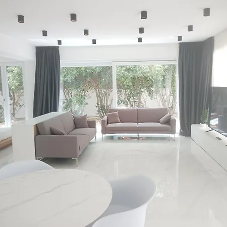 Smart Luxury & 4*