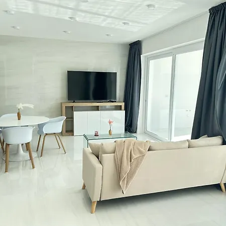 Smart Luxury & 4*
